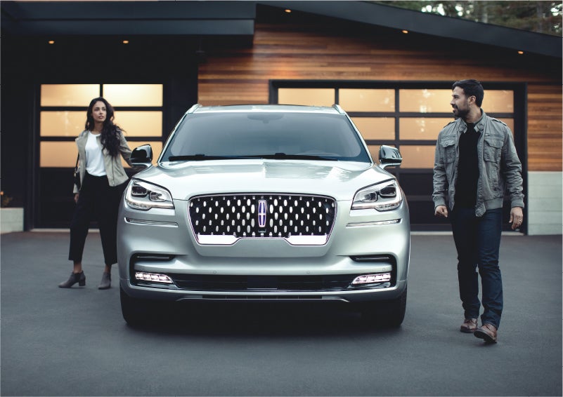 The sparkling grille of the 2023 Lincoln Aviator® Grand Touring model | Golden Circle Lincoln in Jackson TN