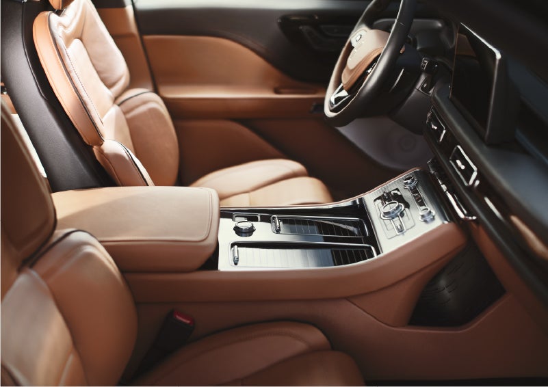 A 2023 Lincoln Aviator® Black Label model is shown in the Flight interior theme | Golden Circle Lincoln in Jackson TN
