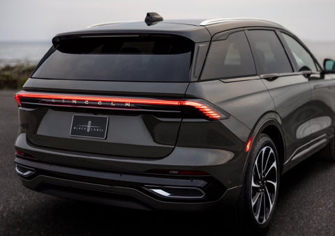 The rear of a 2024 Lincoln Black Label Nautilus® SUV displays full LED rear lighting. | Golden Circle Lincoln in Jackson TN