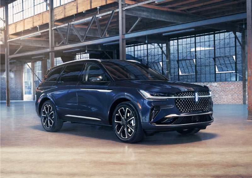 A 2024 Lincoln Nautilus® SUV is parked in an industrial space. | Golden Circle Lincoln in Jackson TN